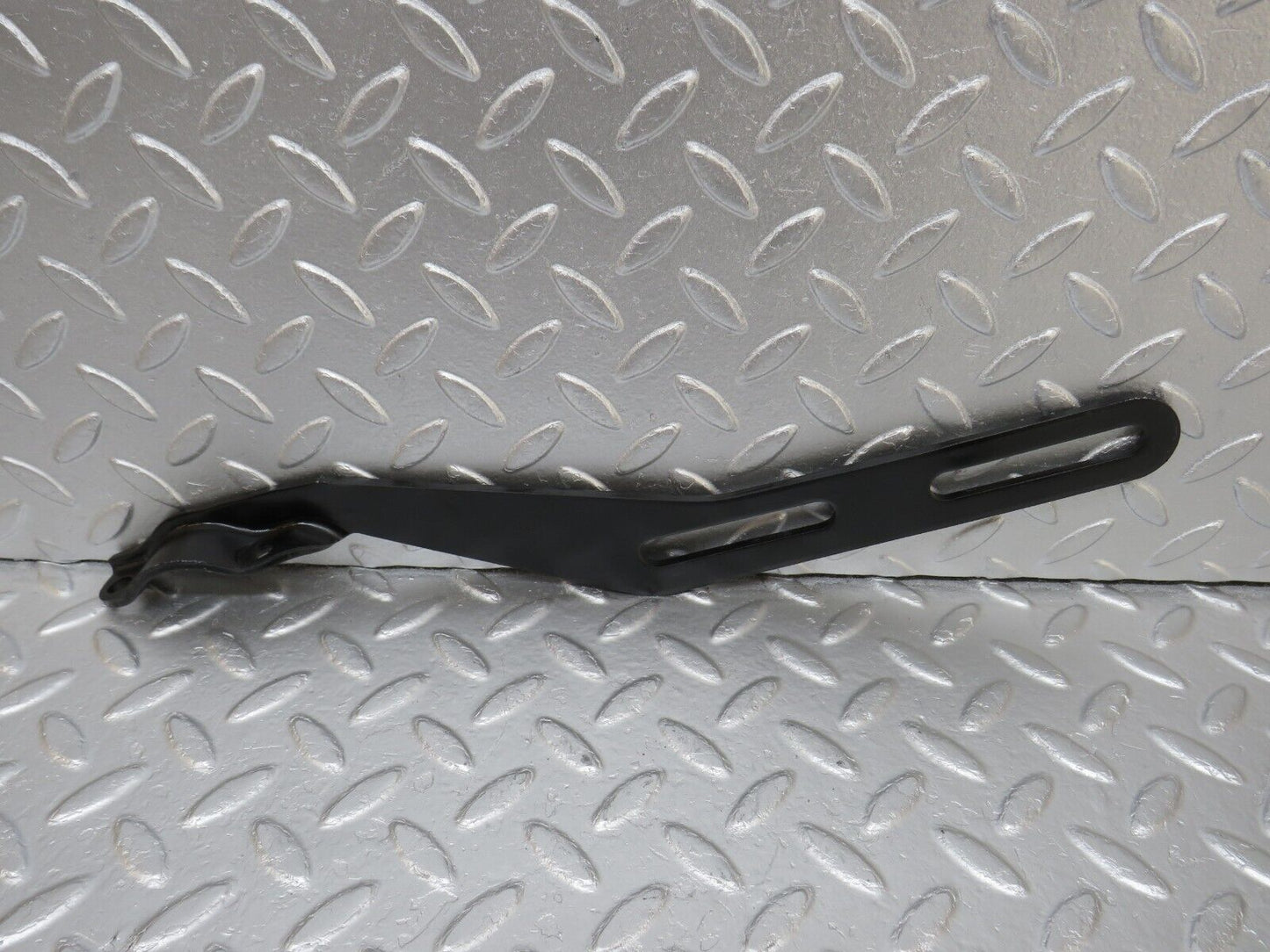 34612 Mercedes-Benz C126 380SEC Coupe Exhaust Bracket