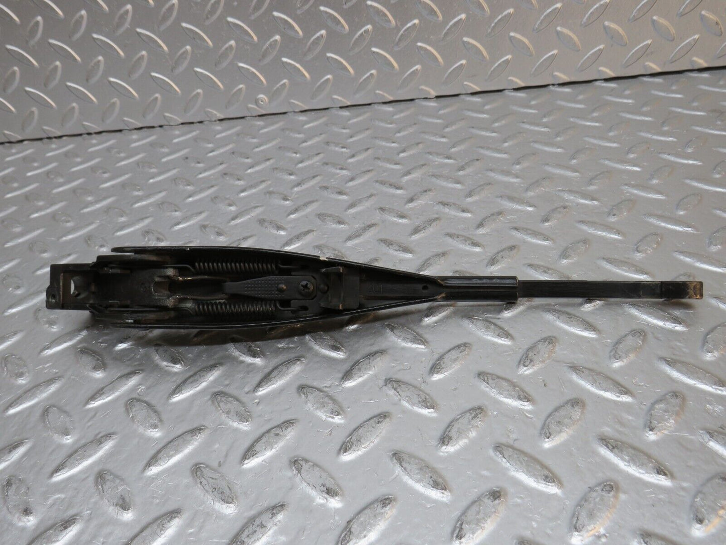 31764 Mercedes-Benz W201 190LE Wiper Arm Bosch