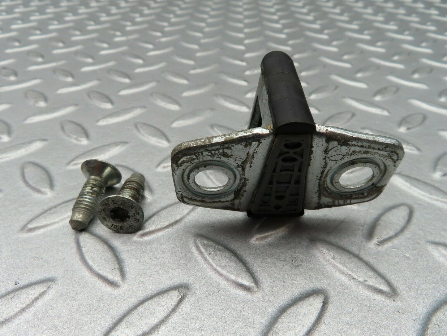 5367 Mercedes-Benz W124 230E Door Lock Latch