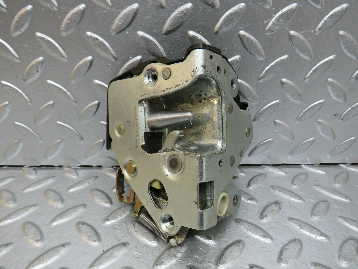 23951 Mercedes-Benz W123 280E Front Left Door Lock Mechanism 1237230108