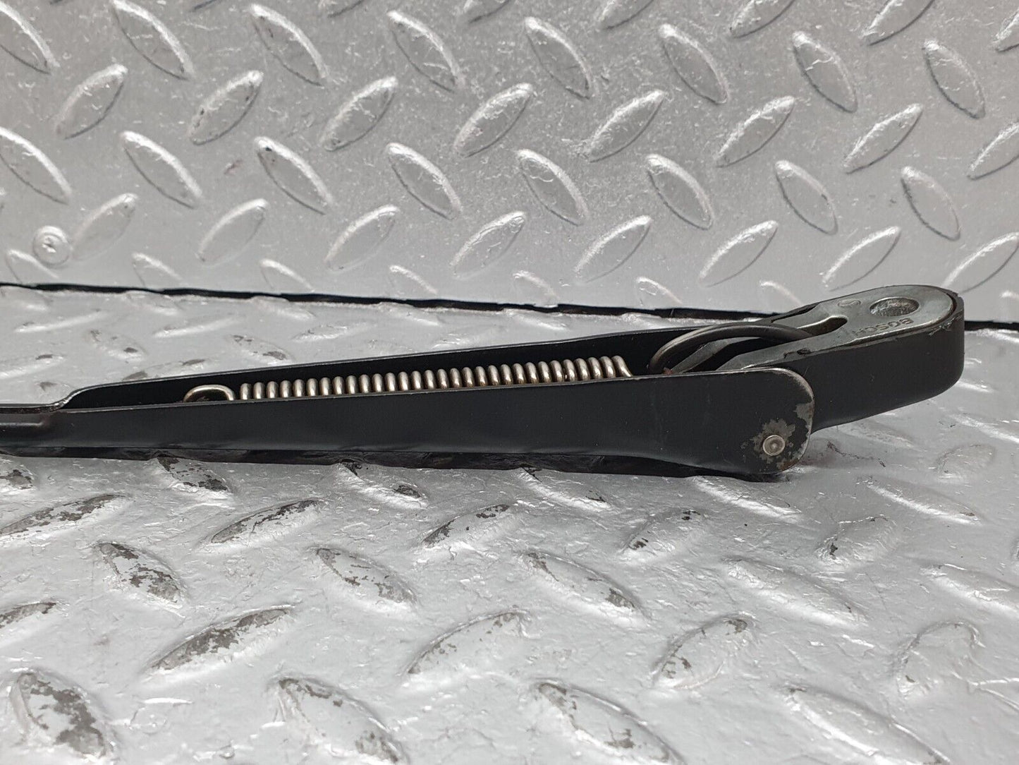 41209 Mercedes-Benz W126 300SE Windscreen Wiper Arm Left Side