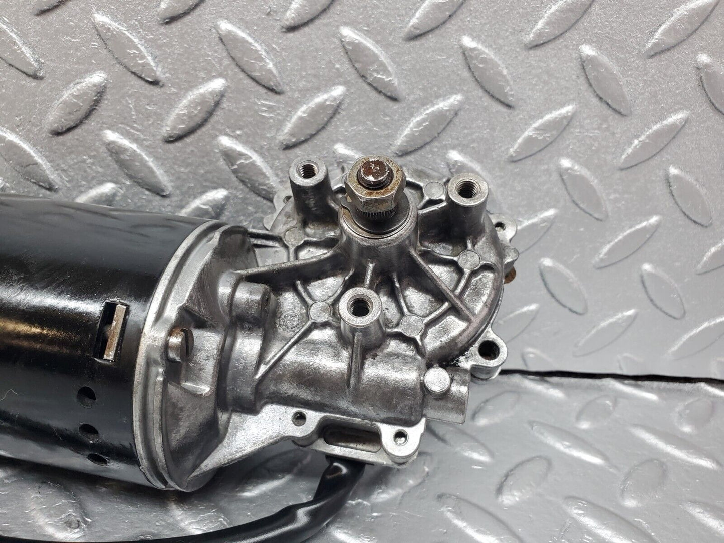 45793 Mercedes-Benz W126 420SE Wiper Motor Bosch 0390341086