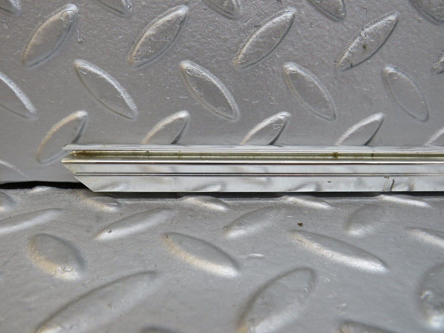 36954 Mercedes-Benz C126 420SEC Coupe Rear Right Interior Window Chrome