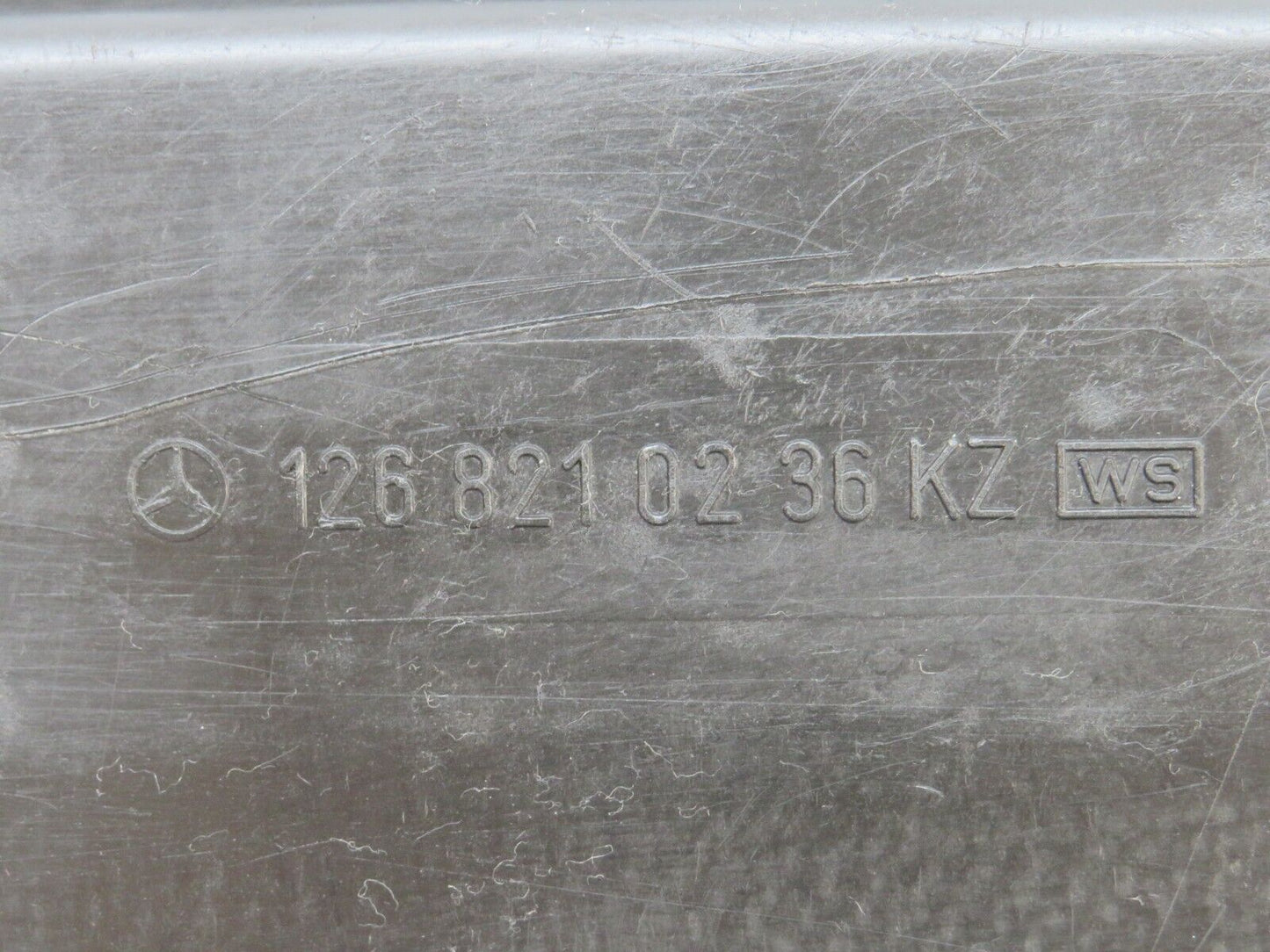 34279 Mercedes-Benz C126 380SEC Coupe Front Right Cover 1268210236