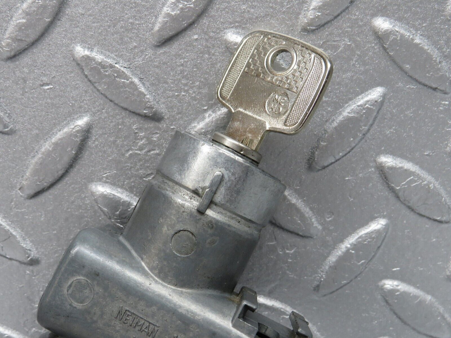 40166 Mercedes-Benz R107 350SL Coupe Steering Lock Ignition Switch With Key