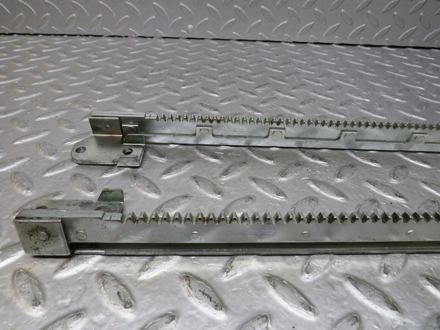 37084 Mercedes-Benz C126 420SEC Coupe Electric Seat Rail Pair 1269100184