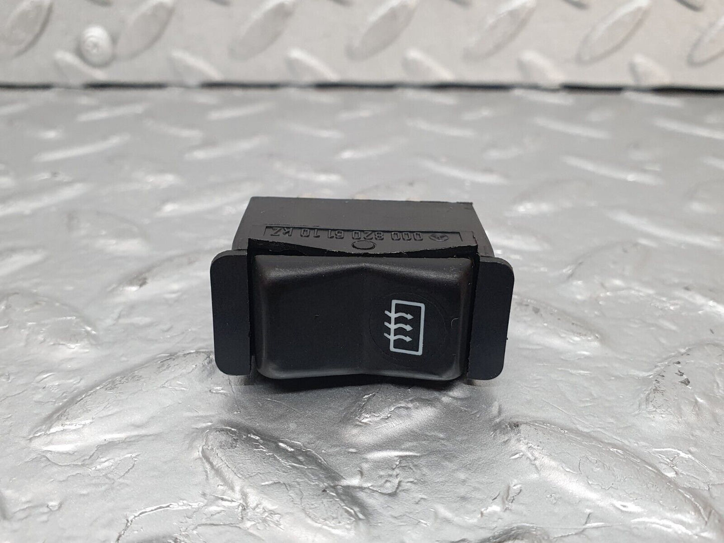 44115 Mercedes-Benz C123 230CE Coupe Rear Windscreen Defroster Switch 0008206110
