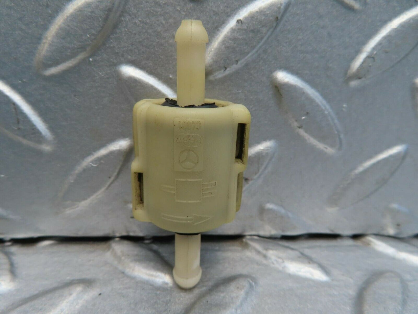 15488 Mercedes-Benz W123 230E Windscreen Washer Fluid Distributor