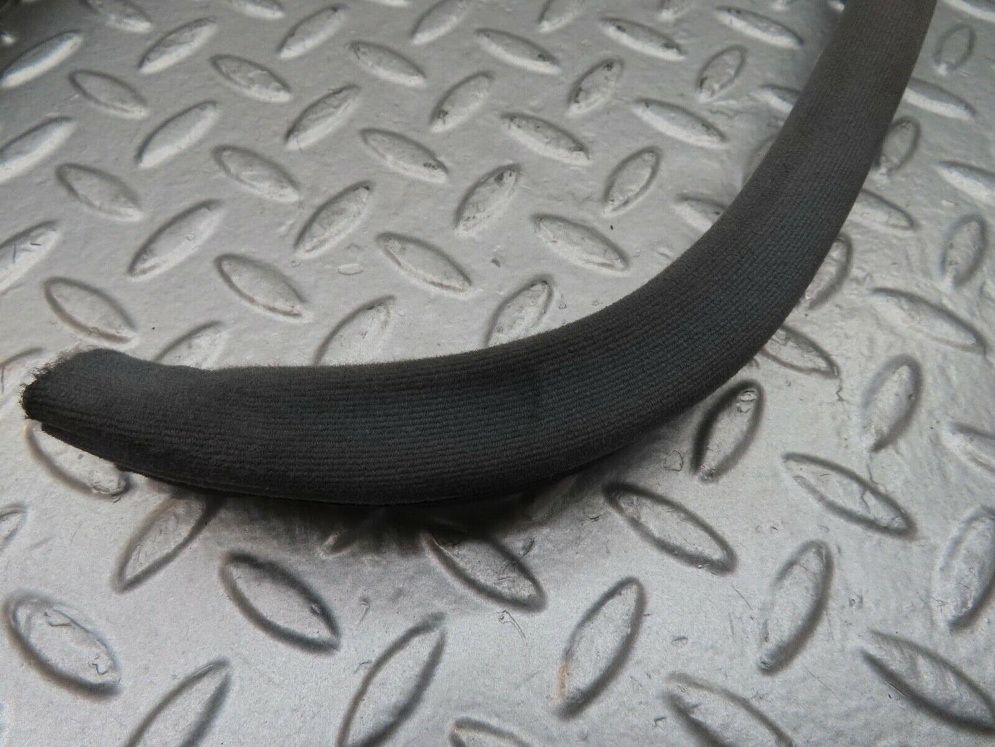 15019 Mercedes-Benz W140 S320 Front Right Door Seal