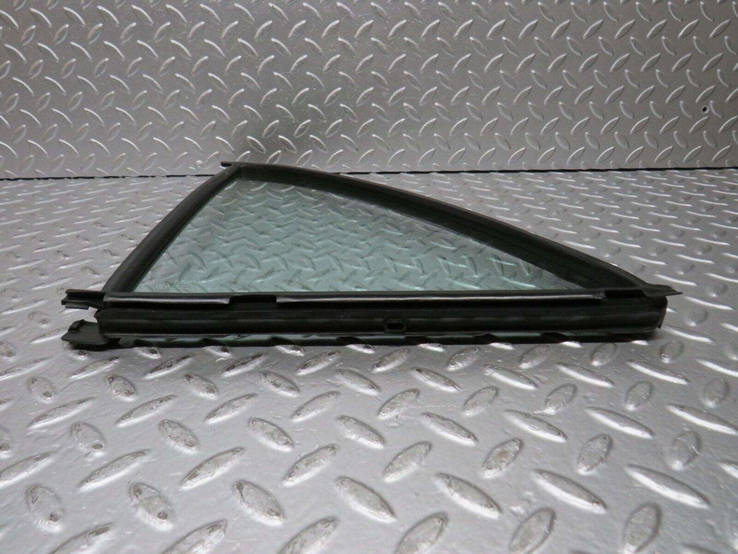 32035 Mercedes-Benz W123 230E Rear Left Quarter Window Glass 1237350124