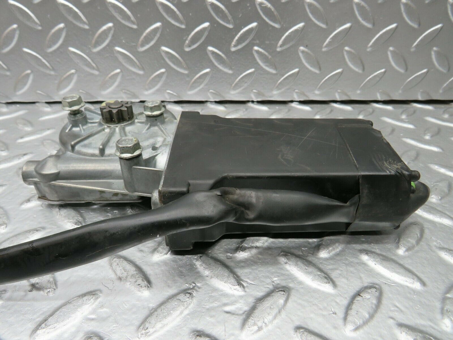 22809 Mercedes-Benz W116 350SE Rear Right Window Regulator Motor 0130820062