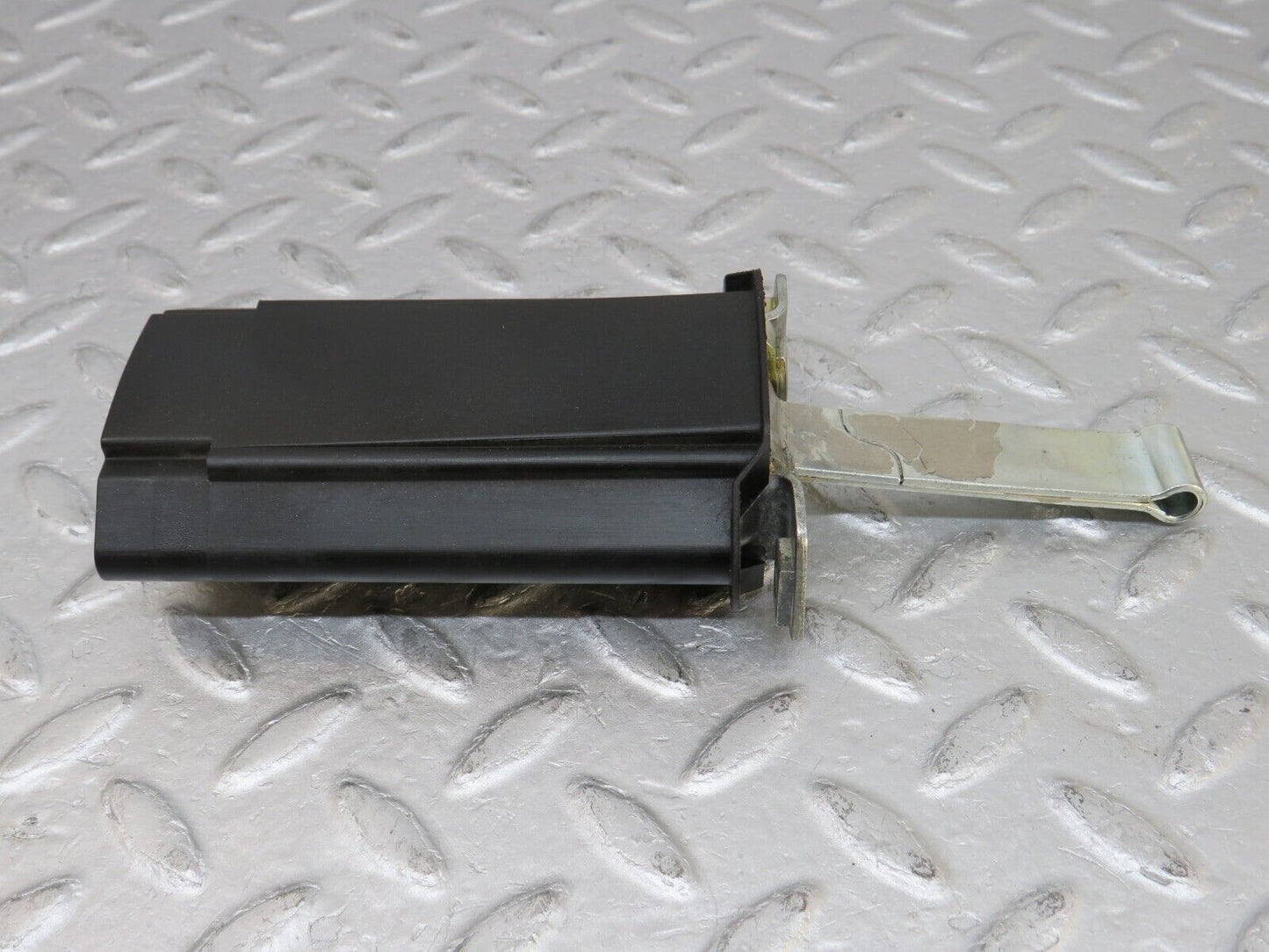 36636 Mercedes-Benz W201 190E Door Safety Check Strap