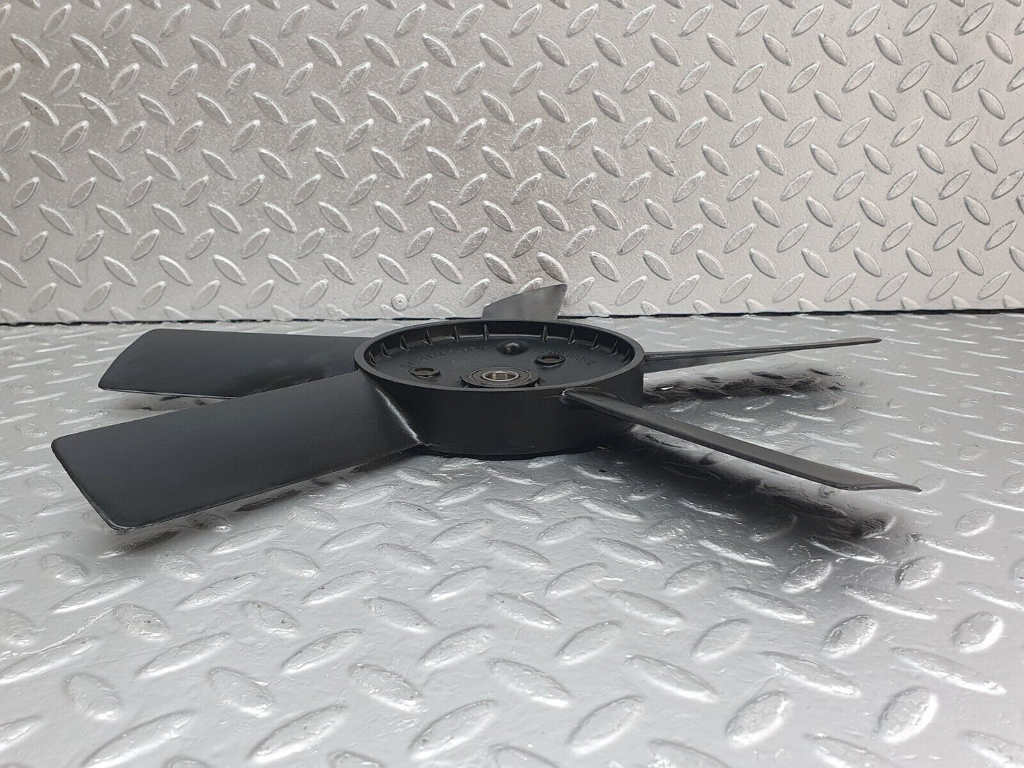 44038 Mercedes-Benz C123 230CE Coupe Engine Cooling Fan 1022050306