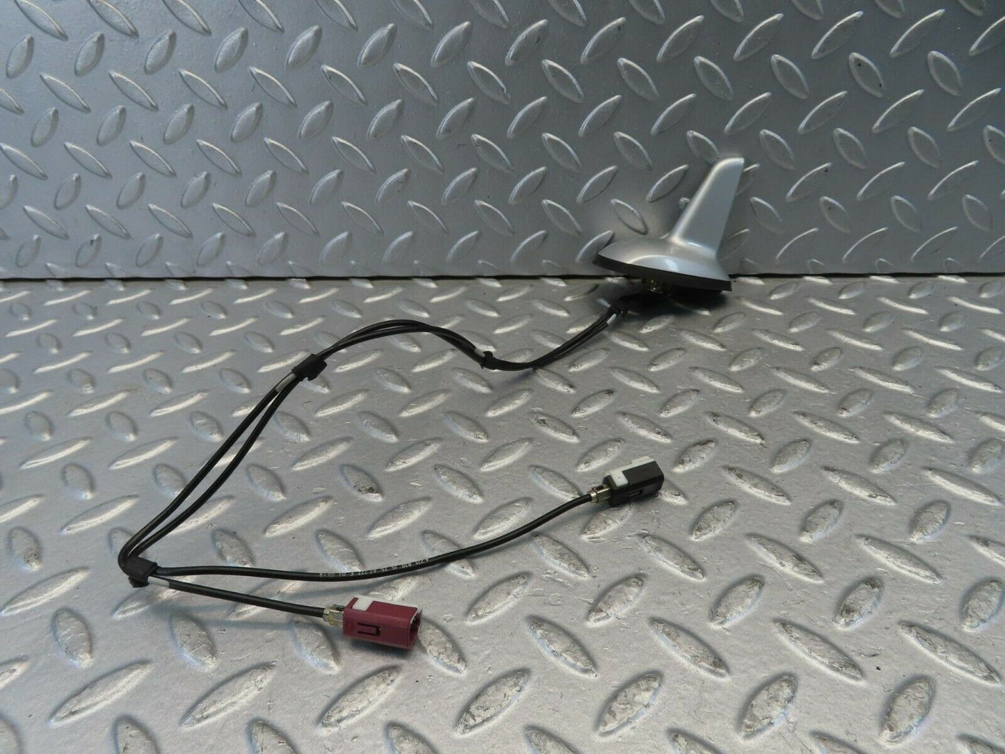 11159 Mercedes-Benz W221 S320 Roof Aerial