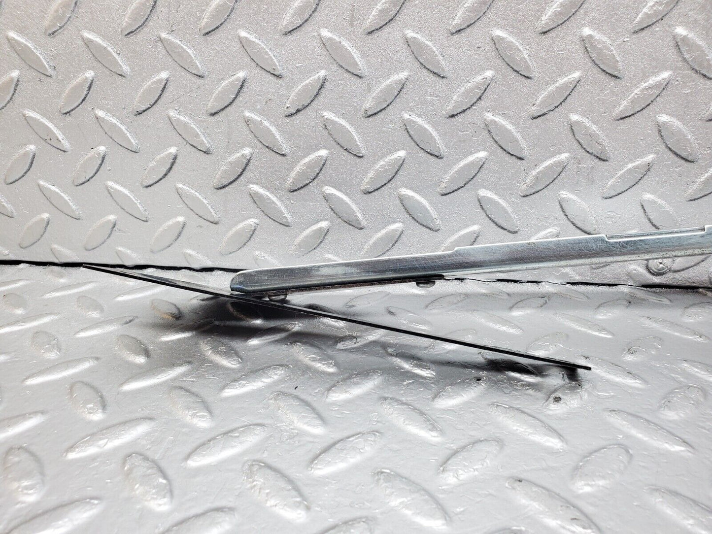 44414 Mercedes-Benz W123 280E Front Right Seat Sliding Adjust Handle