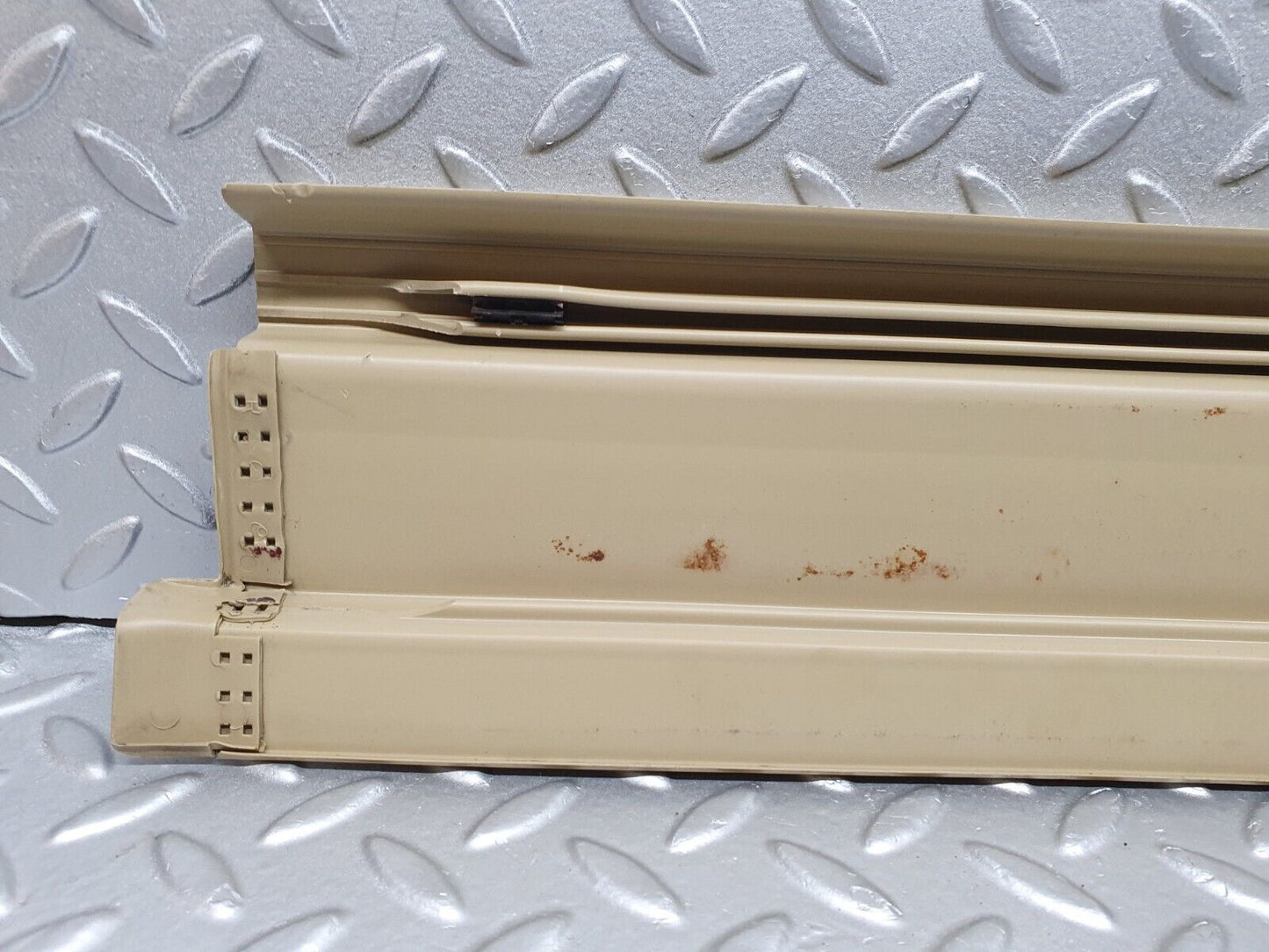 40942 Mercedes-Benz W126 300SE Front Left Door Sill Trim Beige