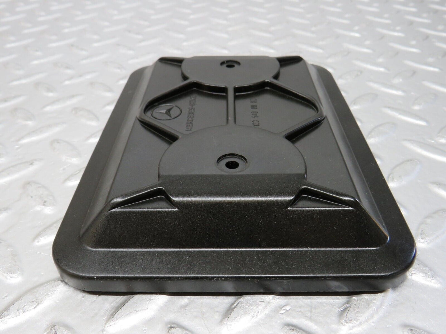 25582 Mercedes-Benz W123 200 Fuse Box Cover Lid 1235400082