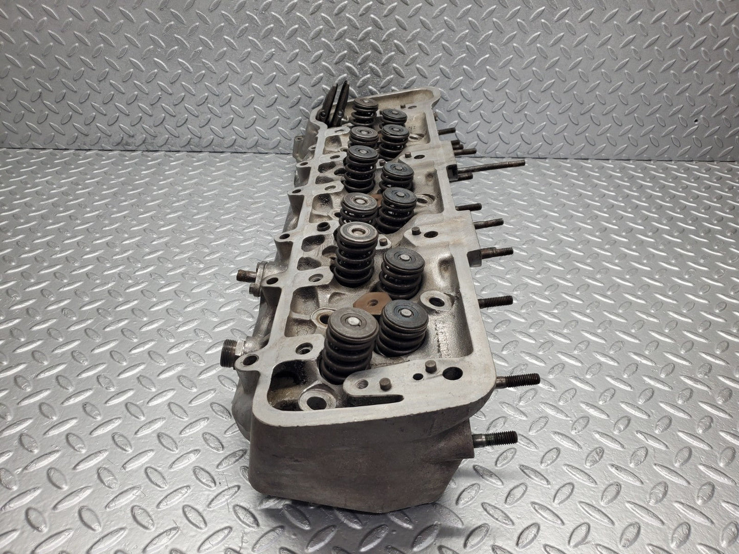 W112 cylinder head used OEM