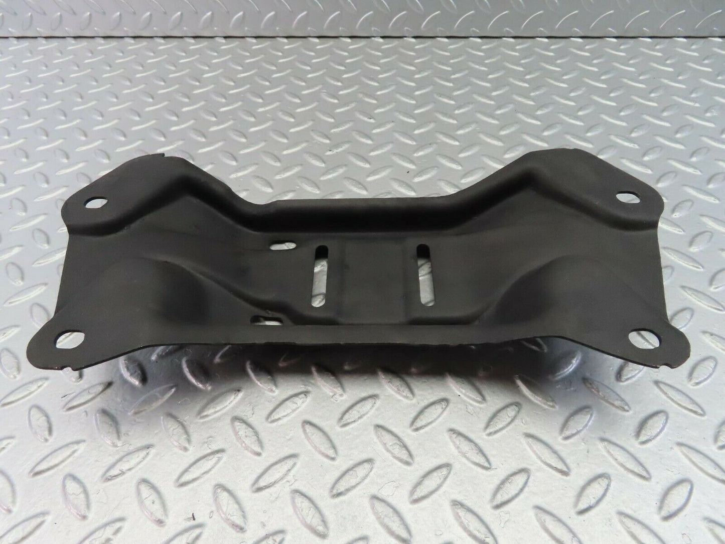 9982 Mercedes-Benz C123 230CE Coupe Gearbox Mount Bracket