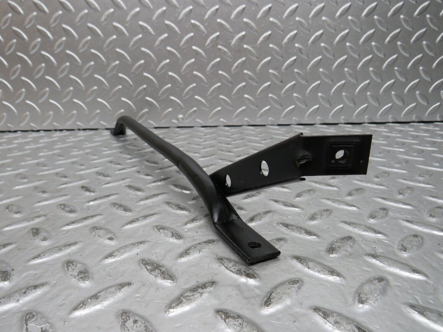 28533 Mercedes-Benz S123 240D Wagon Horn Bracket