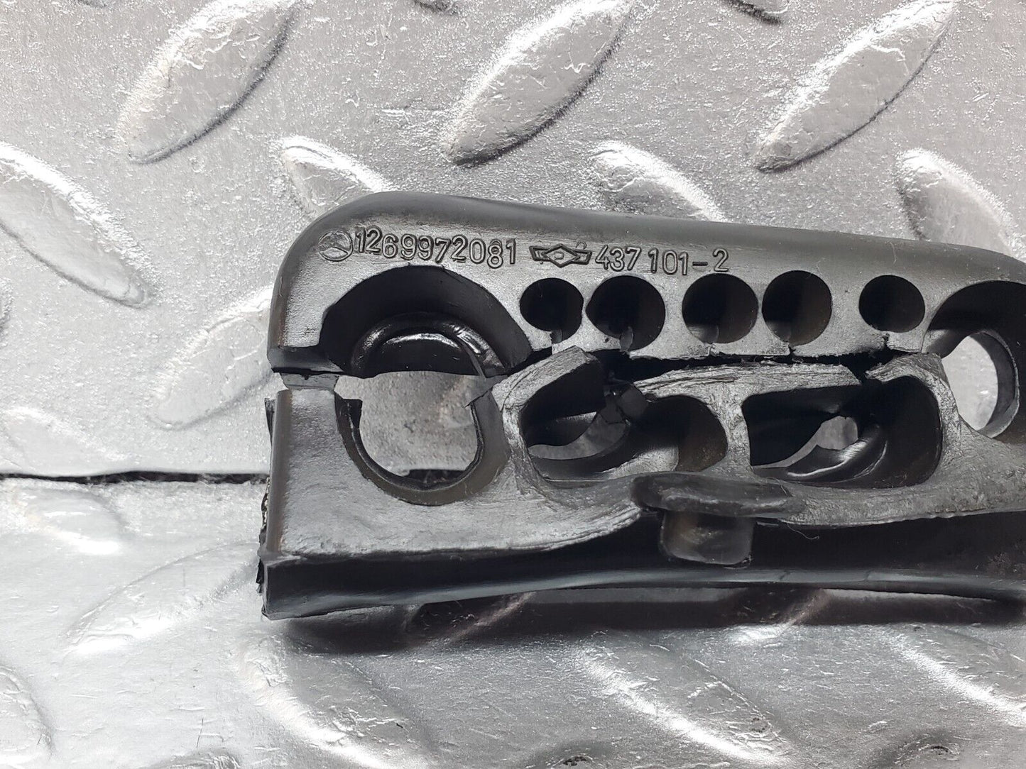 45726 Mercedes-Benz W126 420SE Firewall Grommet Left Side 1269972081