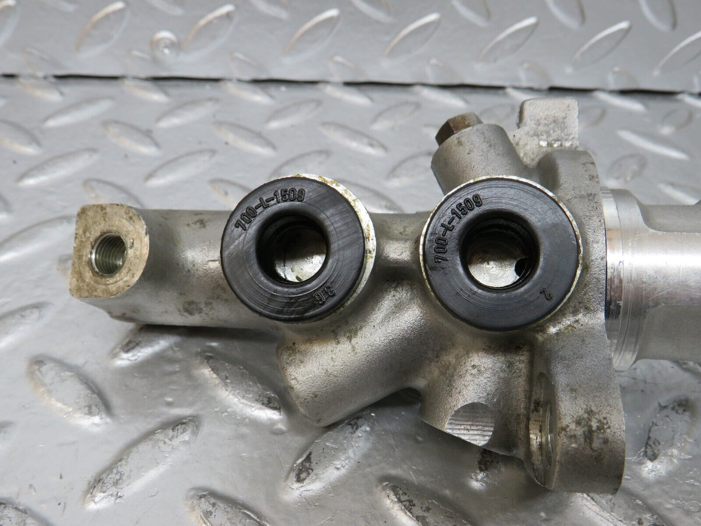 25121 Mercedes-Benz W201 190D  Brake Master Cylinder