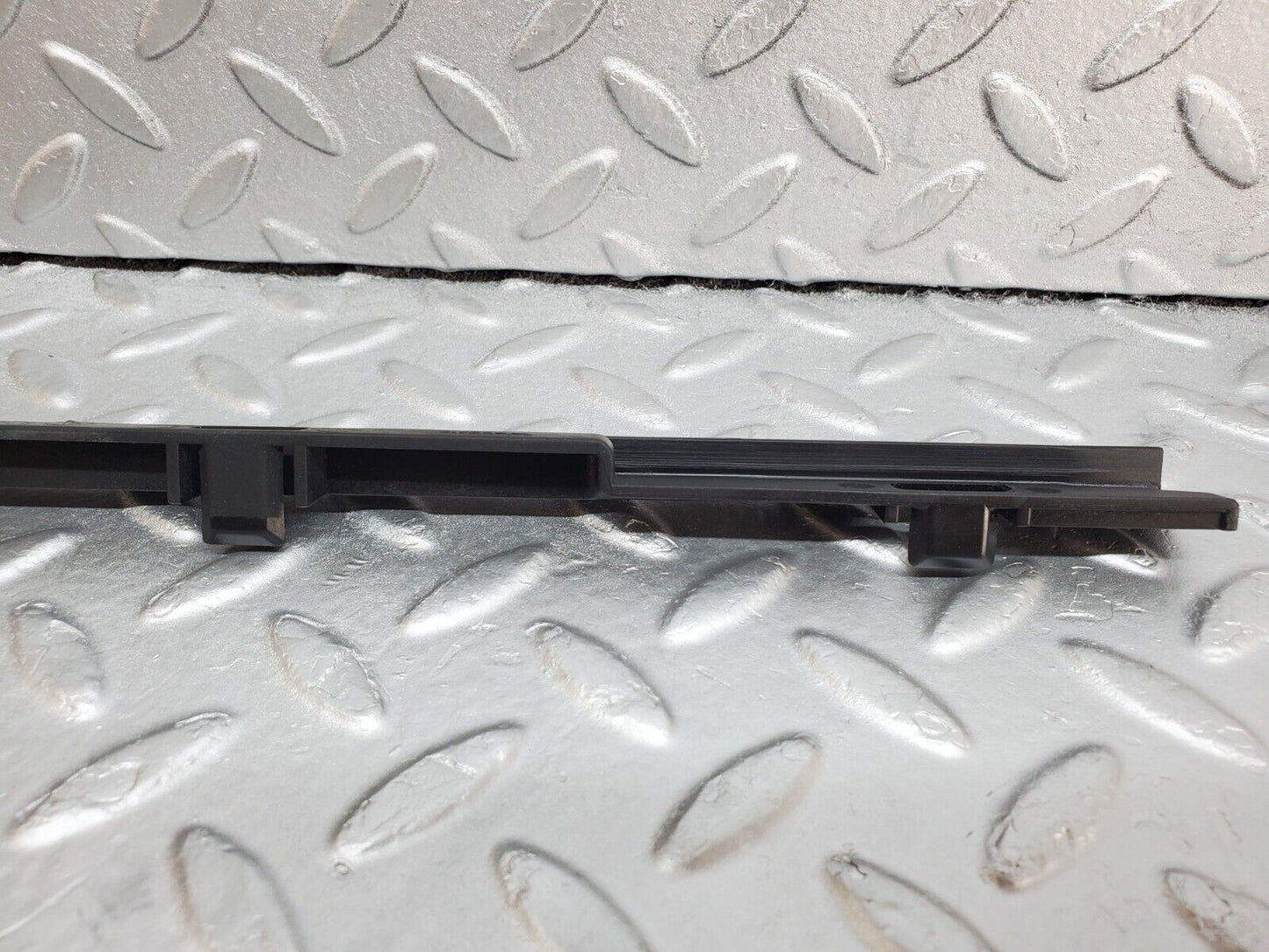44676 Mercedes-Benz W124 220E Sunroof Frame Guide Rail 1247820131 1247820231