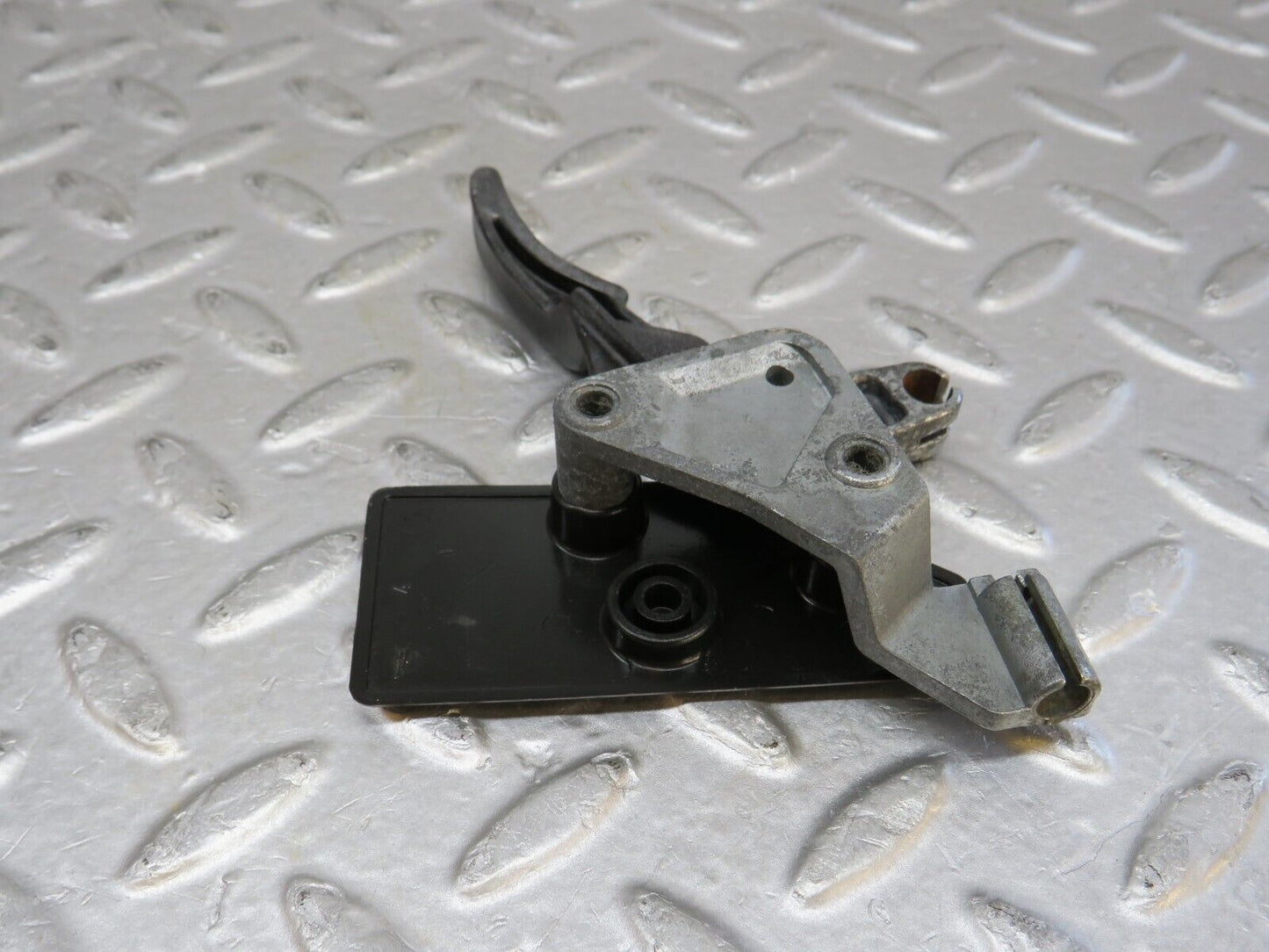37045 Mercedes-Benz C126 420SEC Coupe Hood Opener Bonnet Release