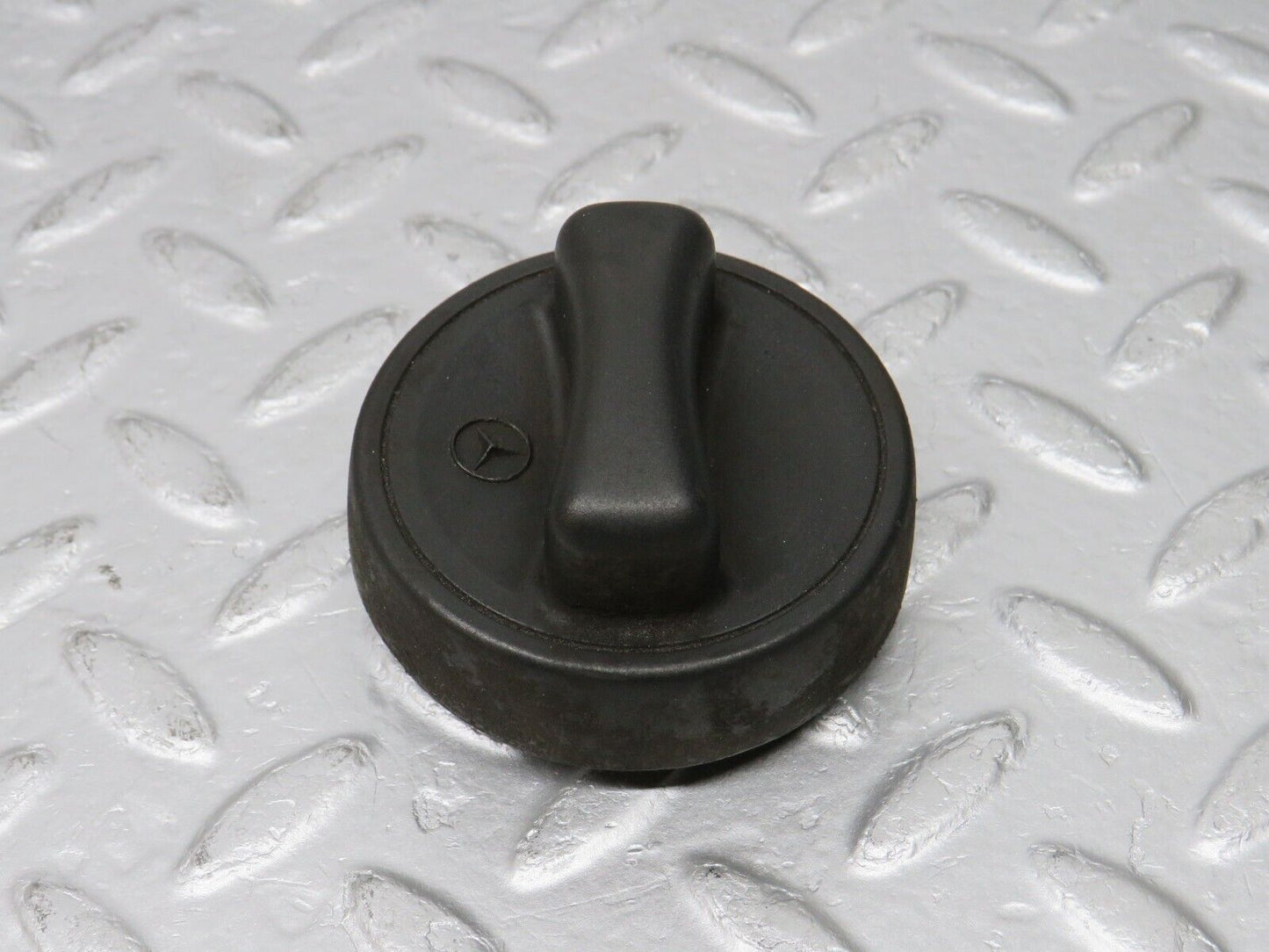 38590 Mercedes-Benz R129 280SL Coupe Fuel Tank Cap 1404700005