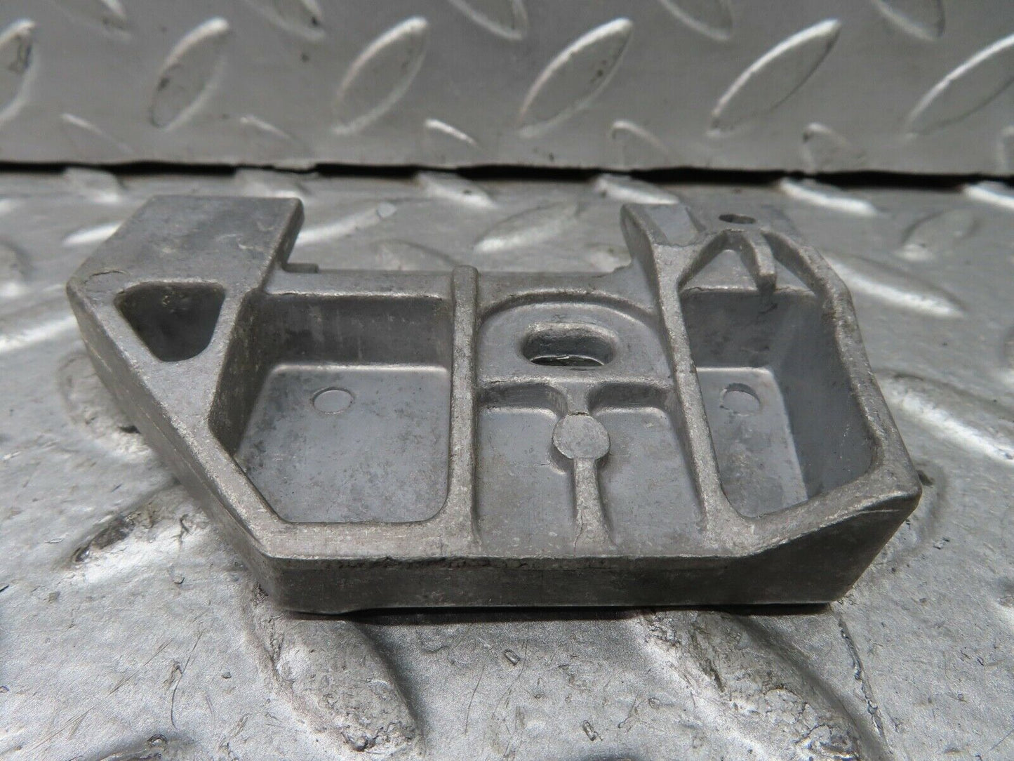 19630 Mercedes-Benz C140 CL420 Coupe Door Window Guide Bracket 1247250432