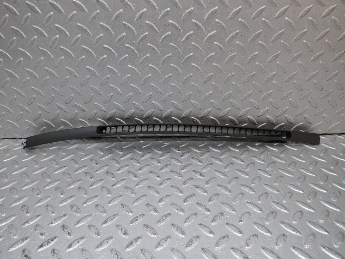 39685 Mercedes-Benz R129 320SL Coupe Dashboard Air Vent Trim Left 129689118