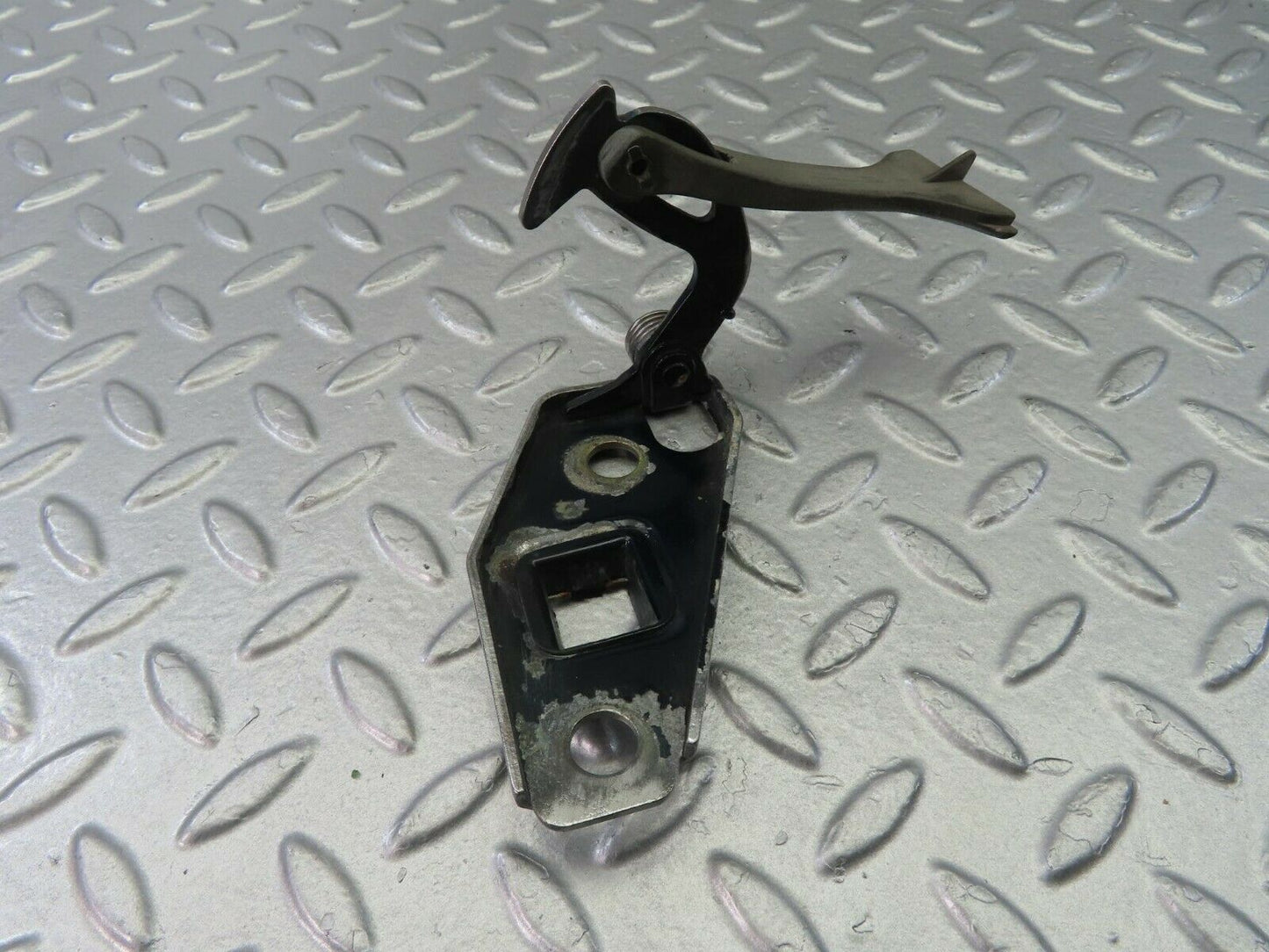 10528 Mercedes-Benz W201 190E Bonnet Safety Catch 2018800560