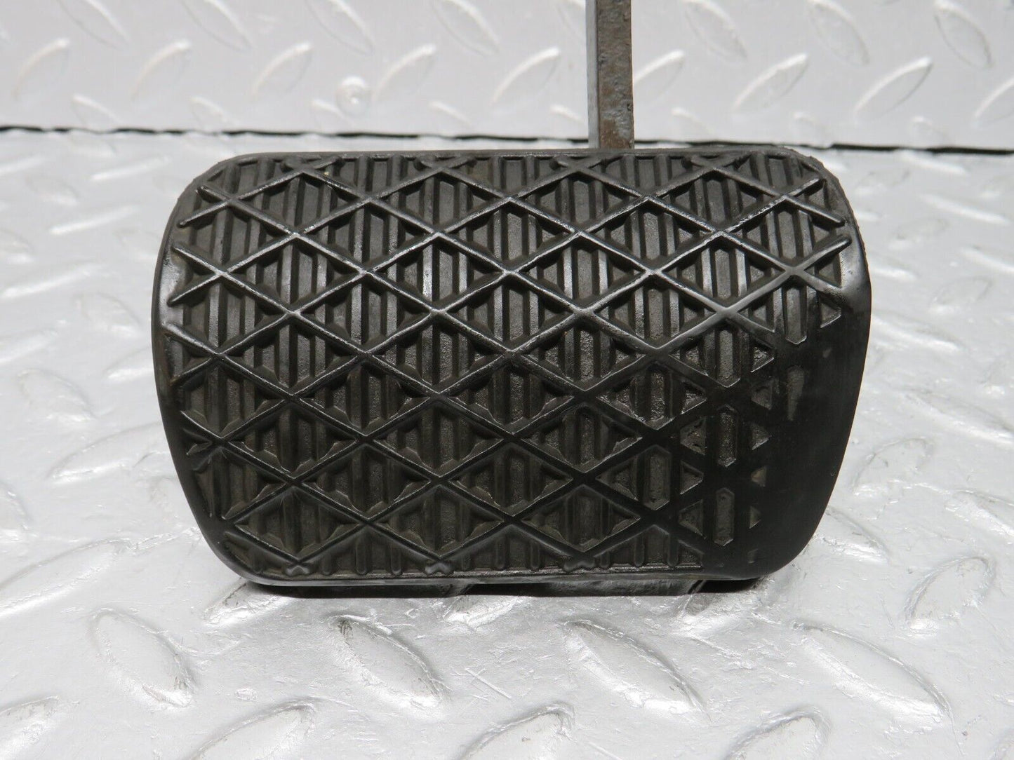 39140 Mercedes-Benz R107 500SL Brake Pedal With Rubber 1232910082