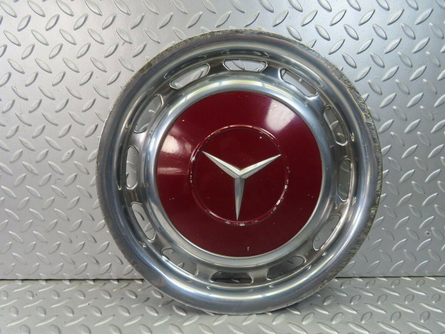 8388 Mercedes-Benz Vintage Wheel Trim Hub Cap 14