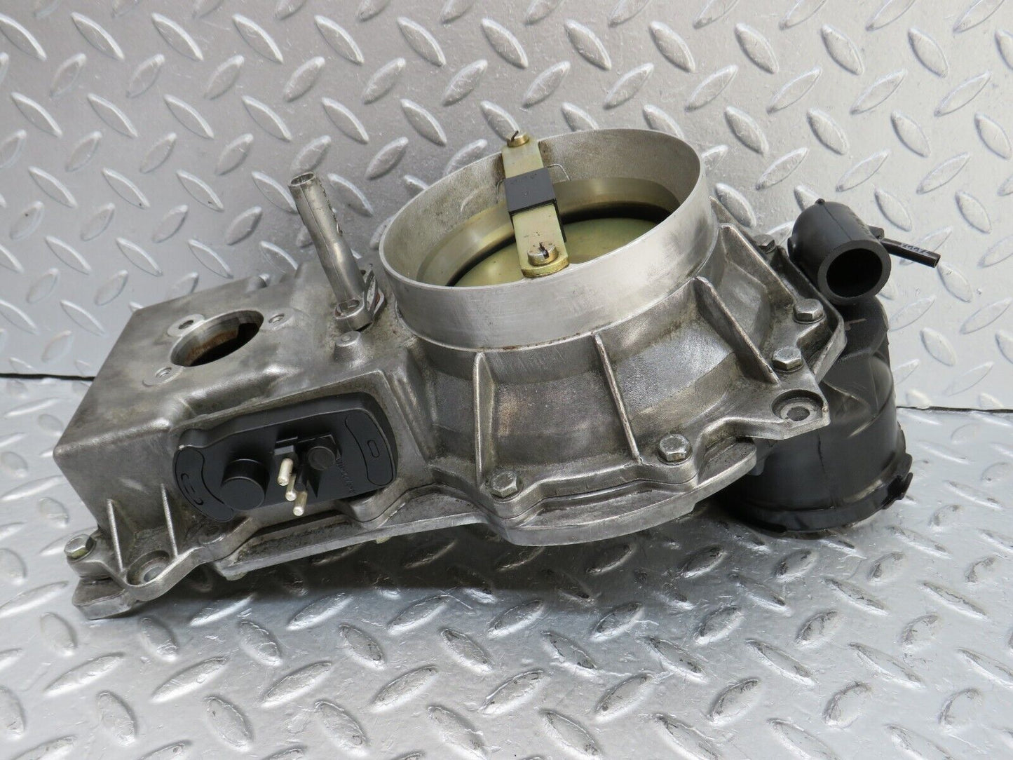 36269 Mercedes-Benz W126 420SE Air Flow Mass Meter Sensor Bosch 0438121037 1161400618