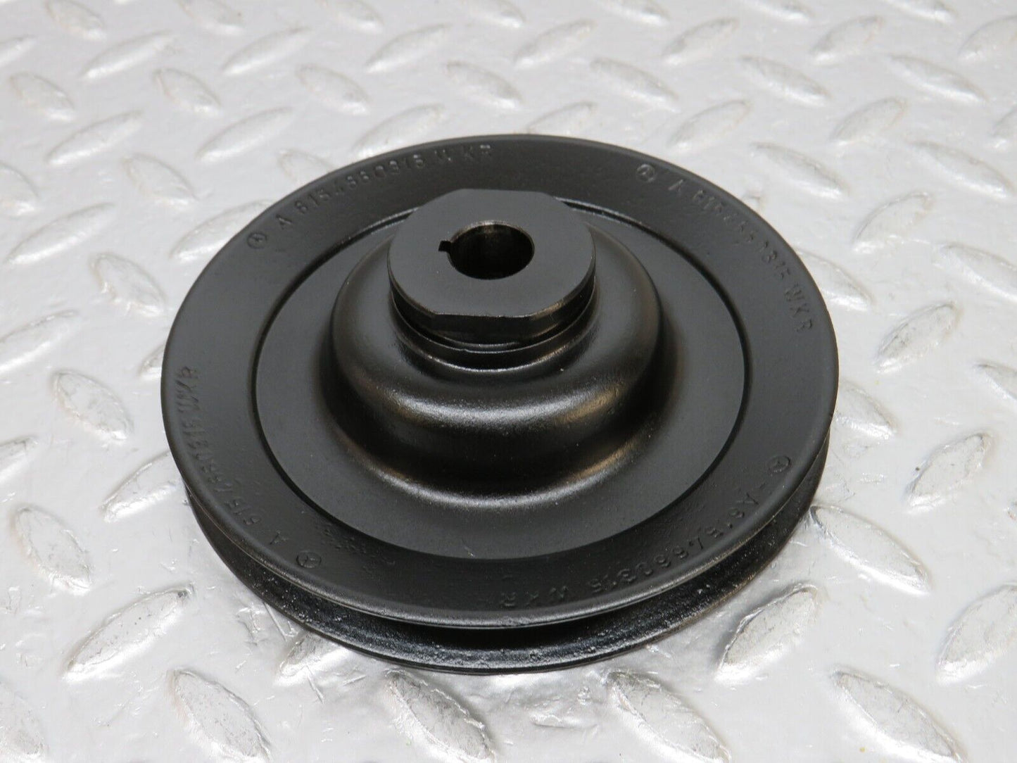 32251 Mercedes-Benz W116 350SE Power Steering Pump Pulley 6154660315
