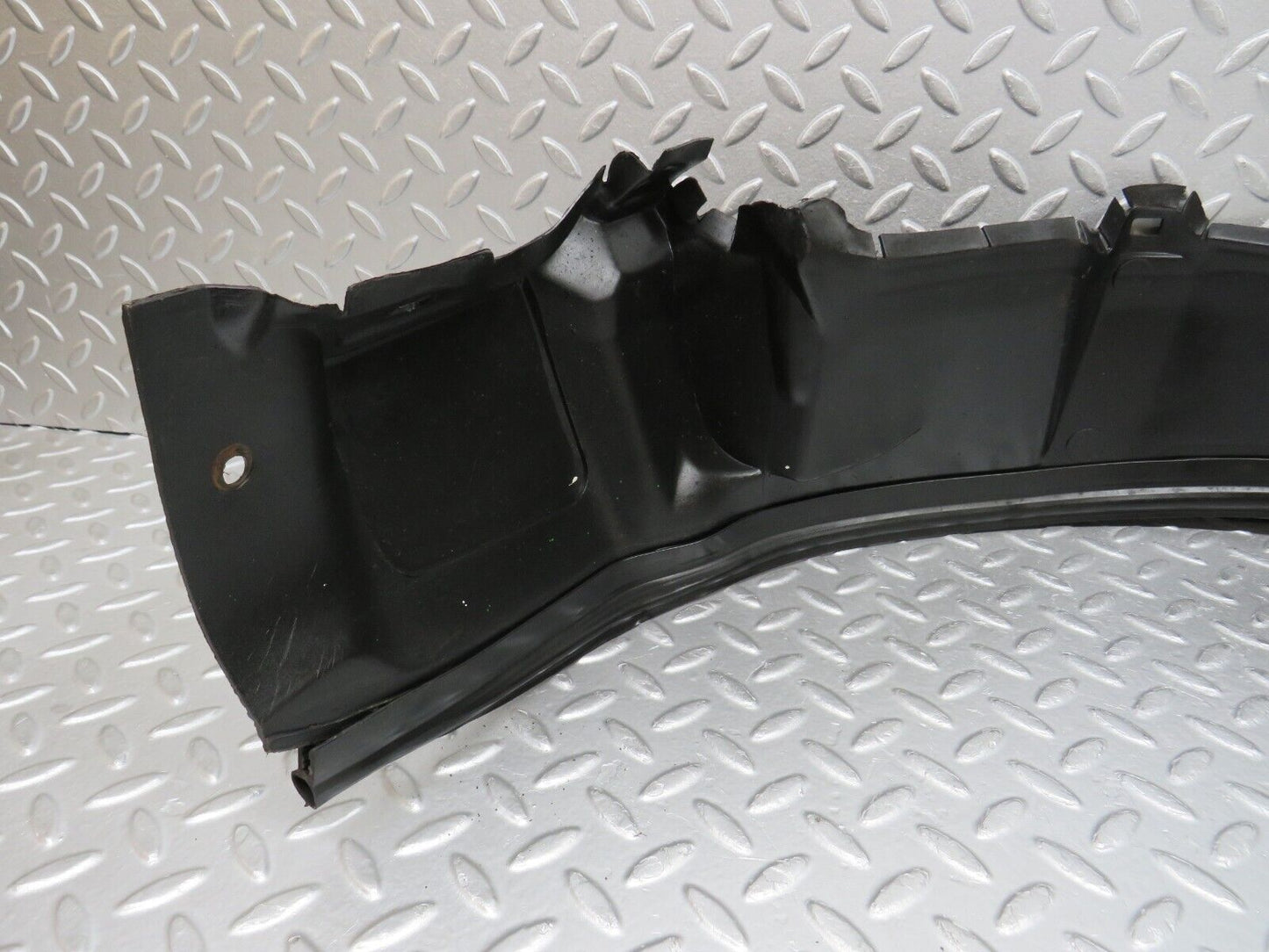 39025 Mercedes-Benz W201 190E Inner Mudguard Panelling Front Left 2018841135