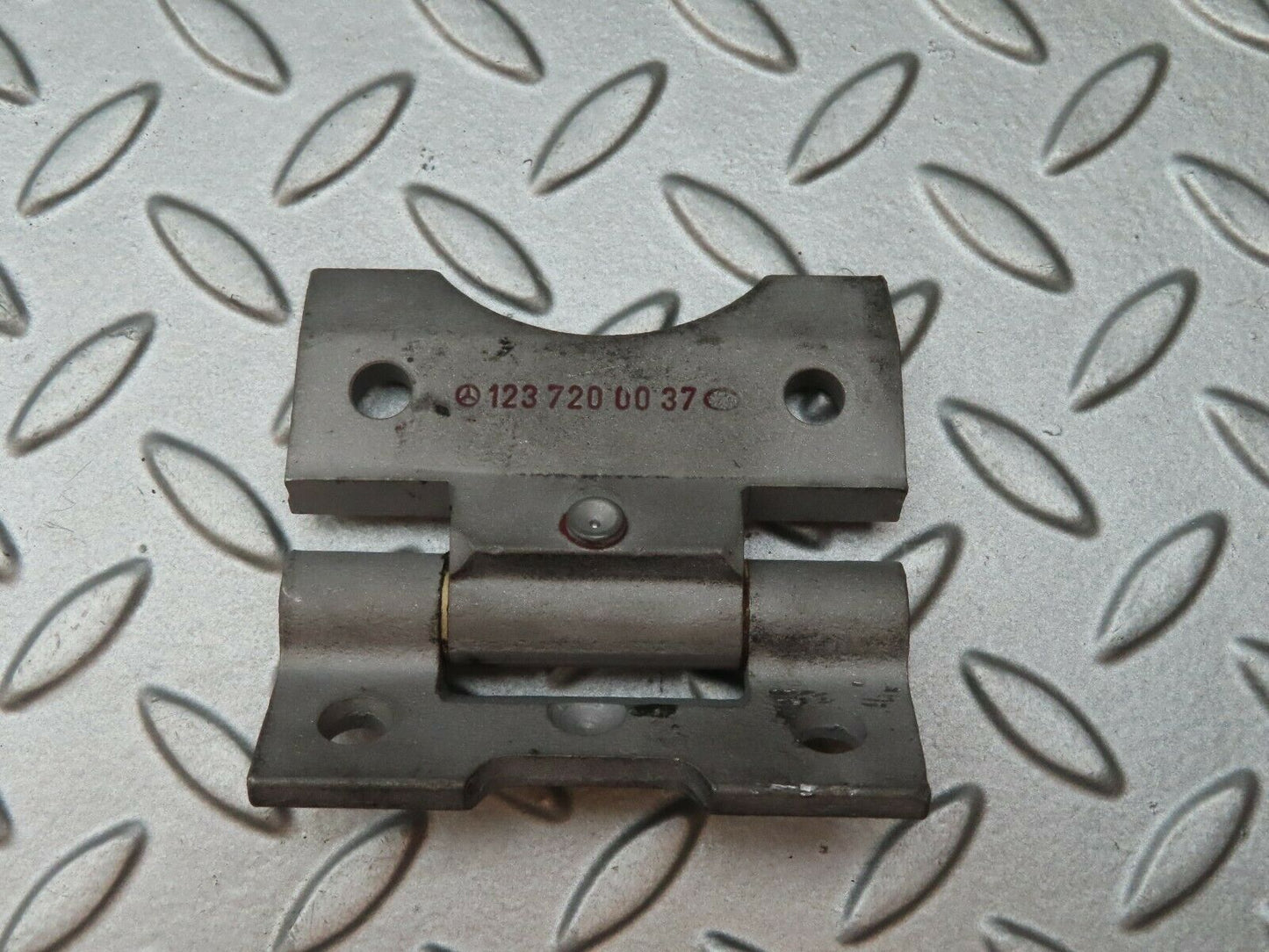 4156 Mercedes-Benz C123 230CE Coupe Door Hinge 1237200037