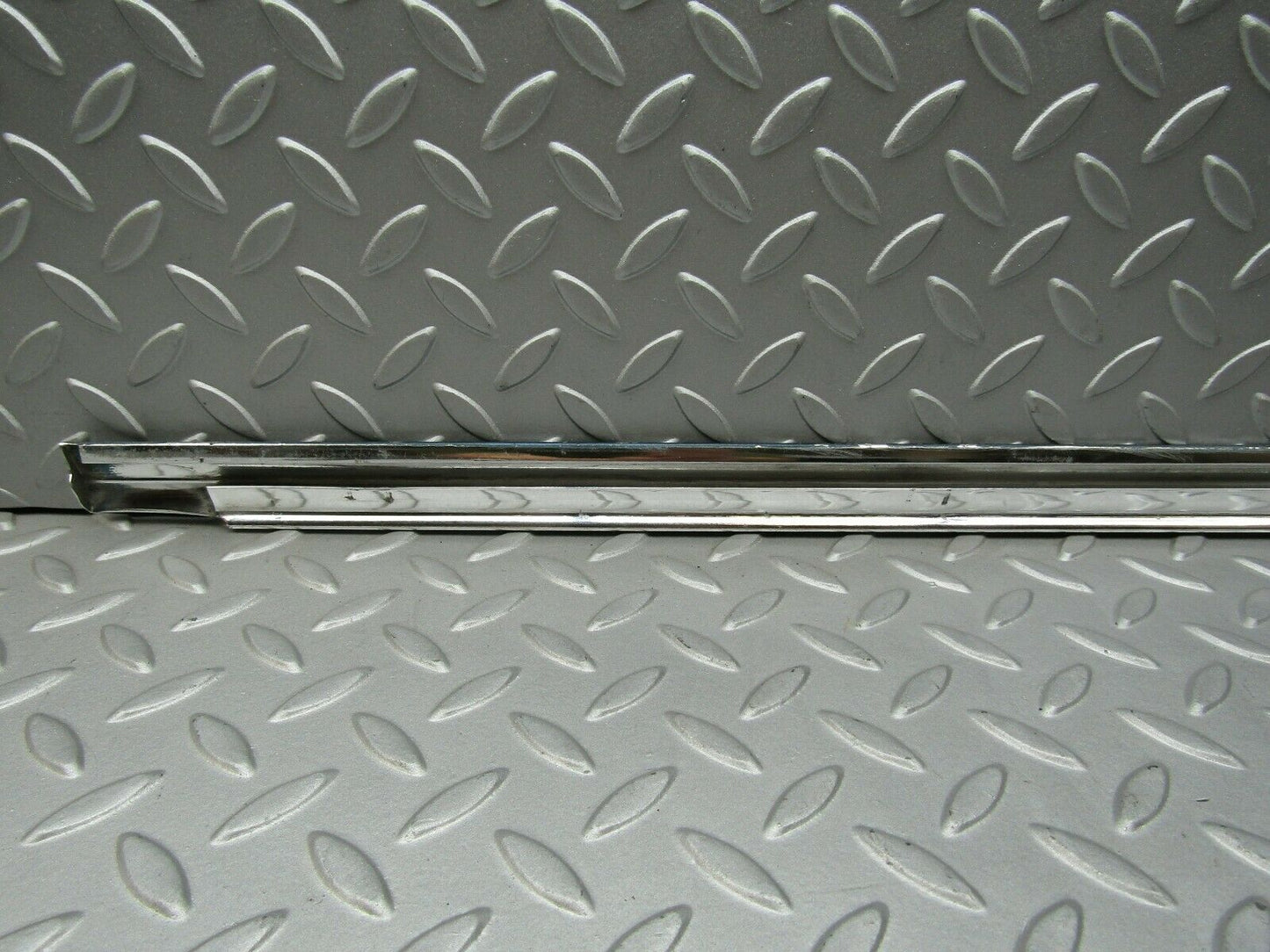 3317 Mercedes-Benz W108 280SE Front Left Door Chrome Moulding Trim