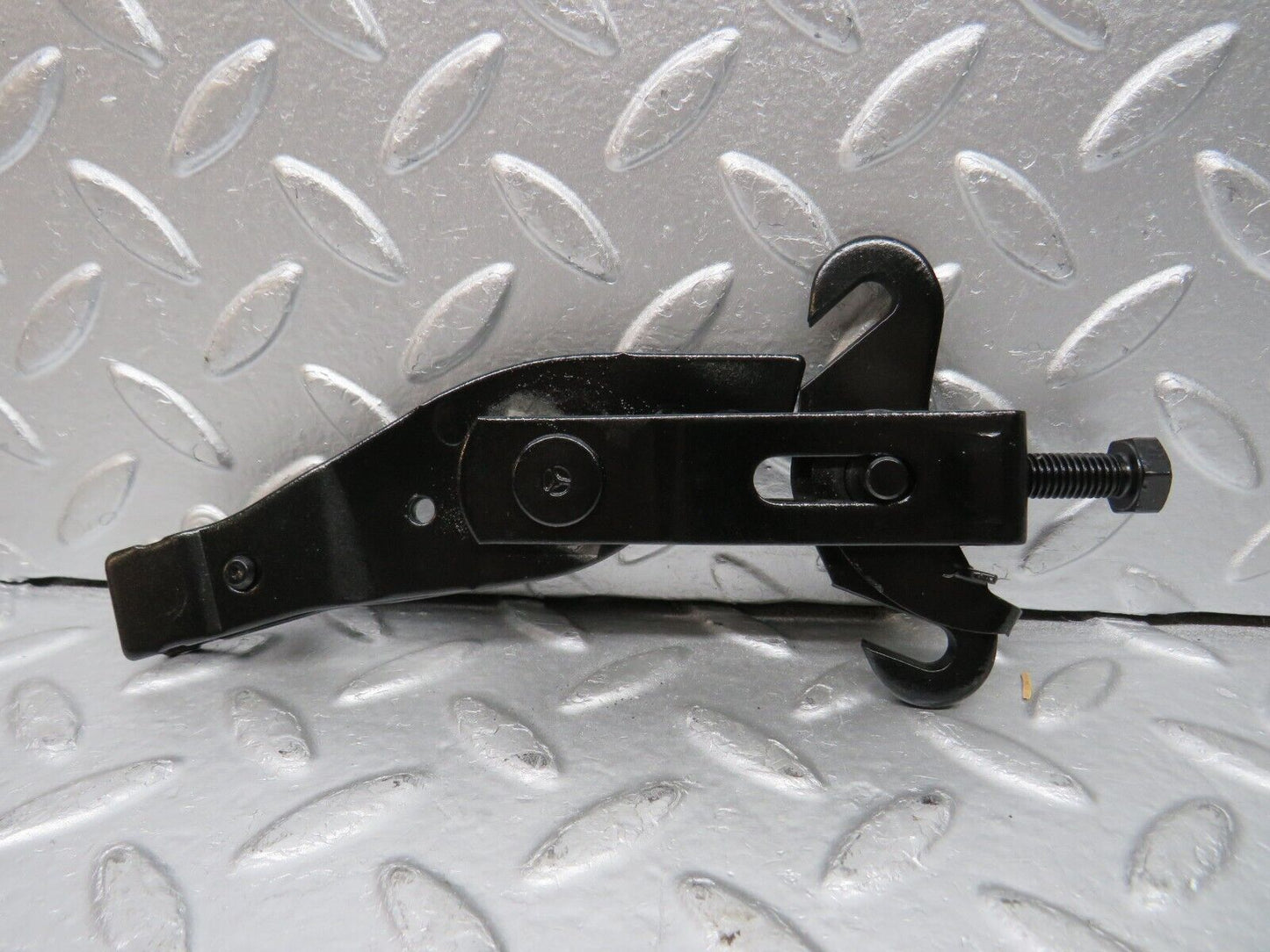 31454 Mercedes-Benz S124 220TE Wagon Handbrake Adjusting Handbrake Regulator