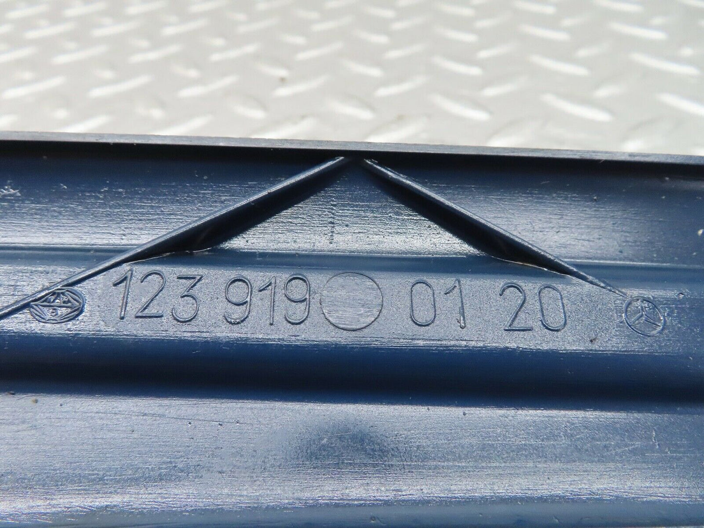 18134 Mercedes-Benz W123 200 Front Seat Cover Trim Left Side Blue 1239190120