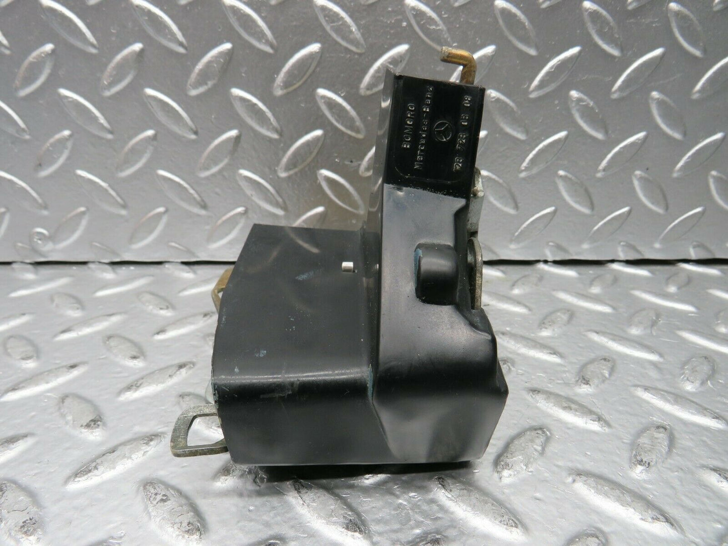 22959 Mercedes-Benz C123 230CE Coupe Left Door Lock Mechanism 1237230308