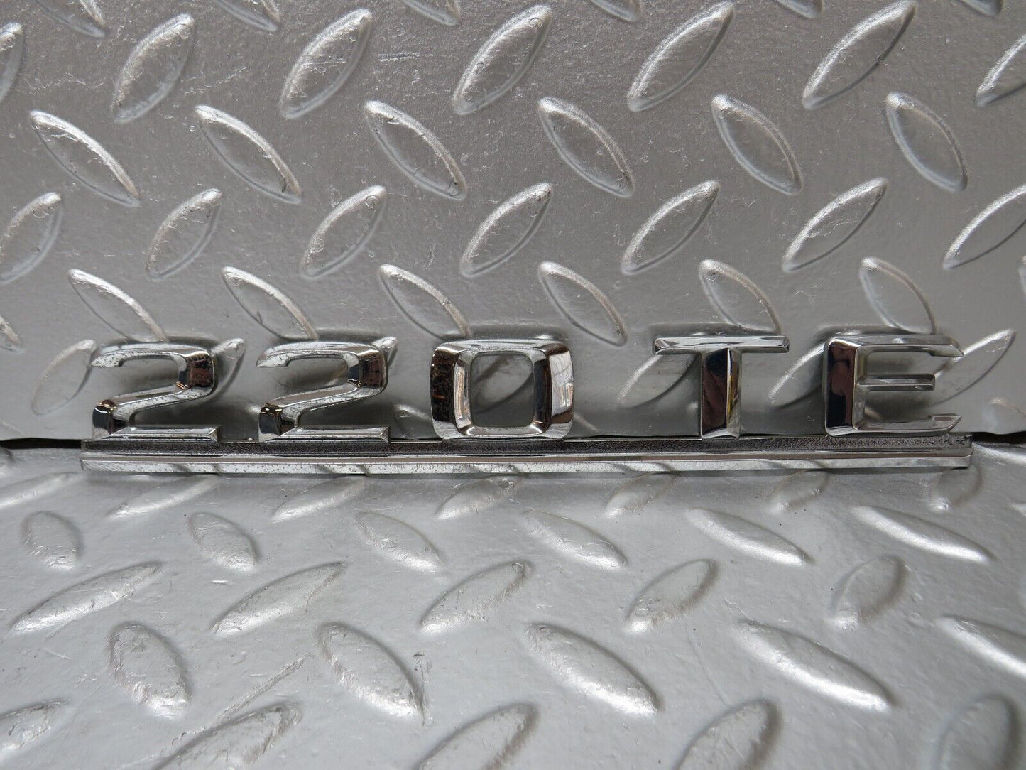 31269 Mercedes-Benz S124 220TE Wagon Trunk Badge Emblem 1248174415