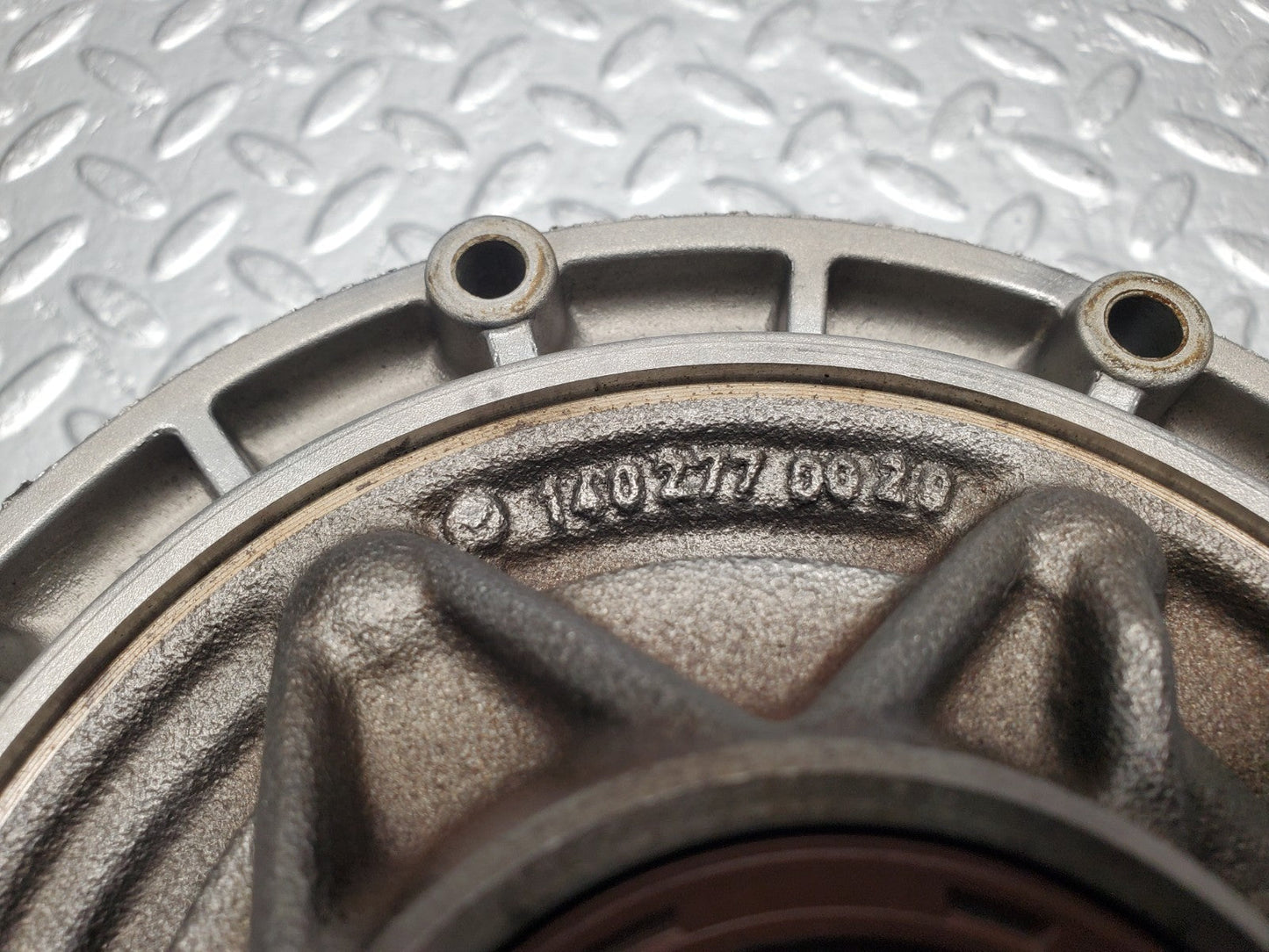 A124 Cabriolet automatic gearbox oil pump used OEM