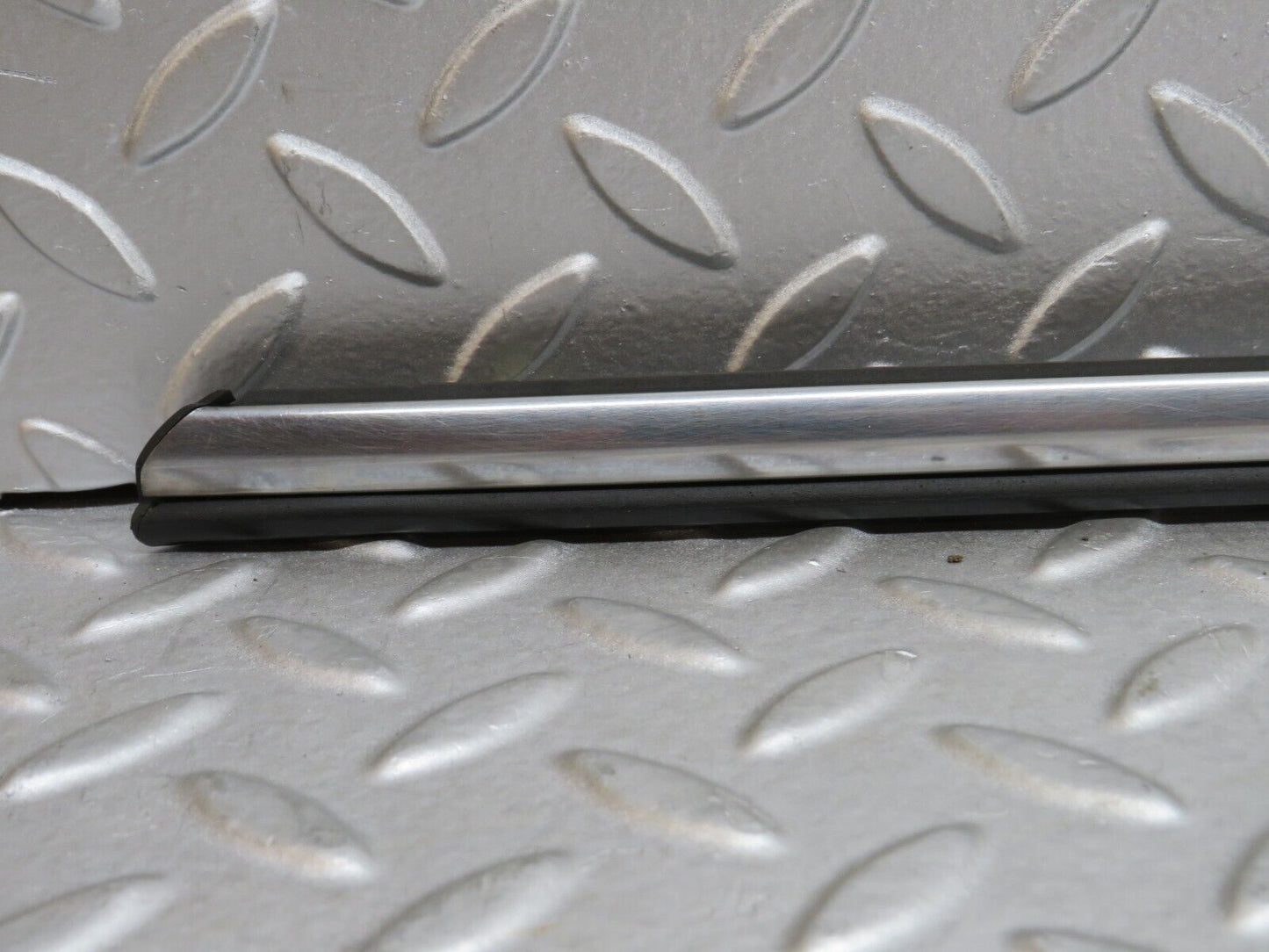 37308 Mercedes-Benz W109 300SEL Front Right Fender Centre Moulding Trim
