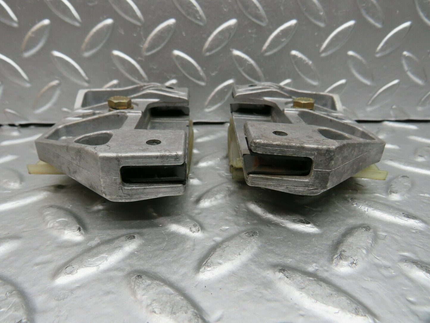 22641 Mercedes-Benz C124 E220 Coupe Door Window Guide Pad Pair 1247250132