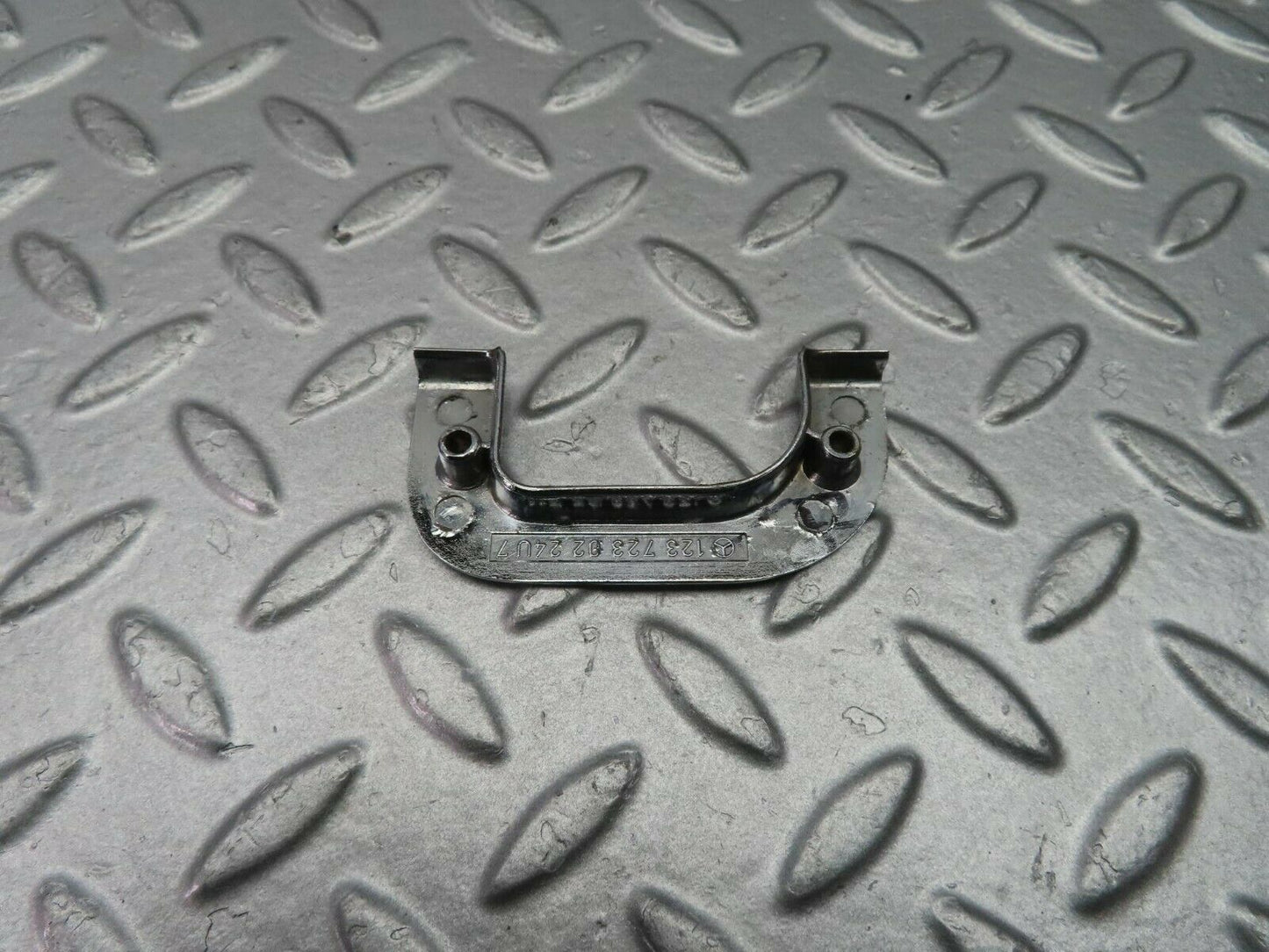 9914 Mercedes-Benz C123 230CE Coupe Right Interior Chrome Door Latch Trim