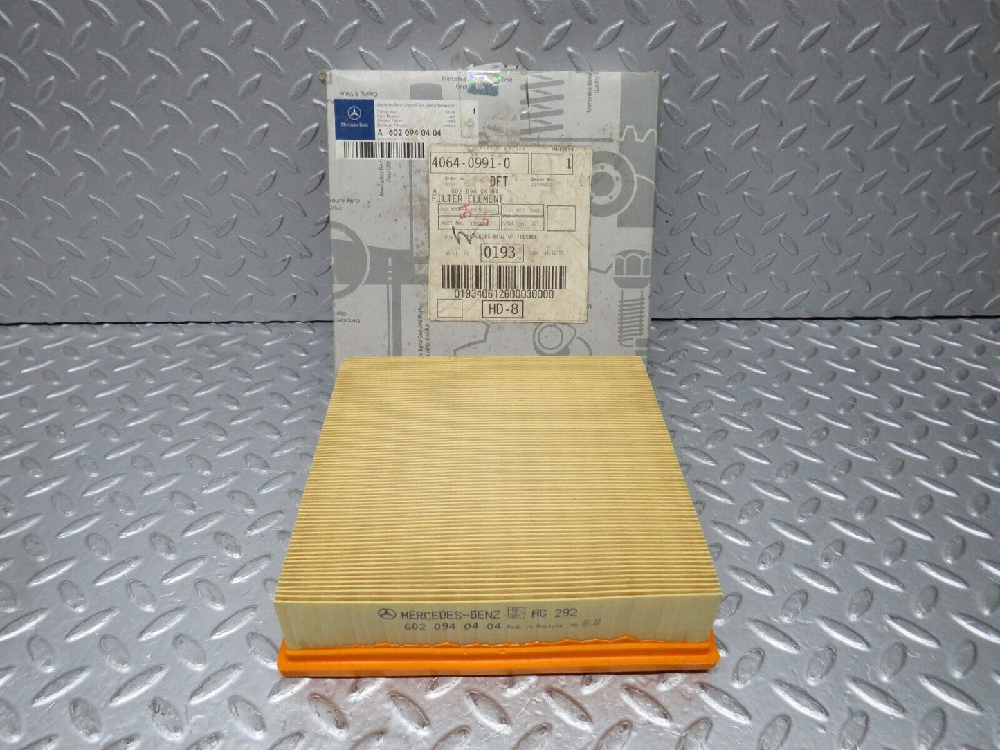 38225 Mercedes-Benz W124 W201 Genuine Air Filter New 6020940404