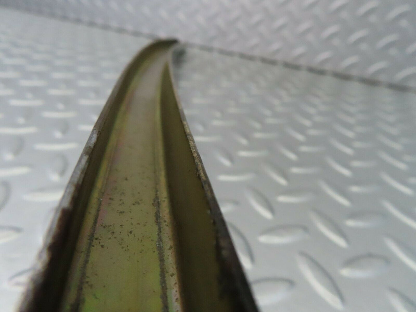 7283 Mercedes-Benz W116 450SE Front Right Window Channel