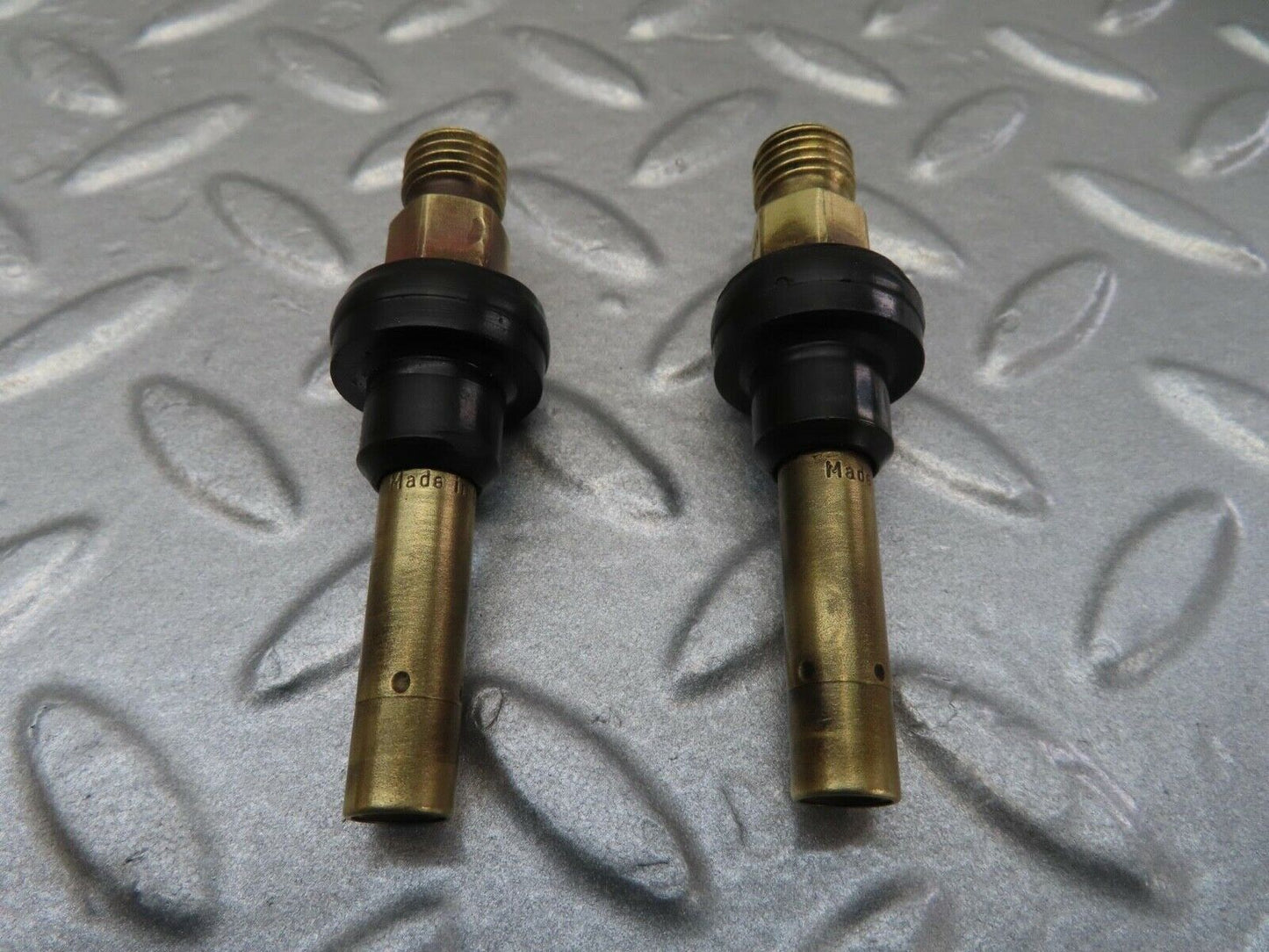 15937 Mercedes-Benz W123 280E 2x Fuel Injectors Bosch 0437502010